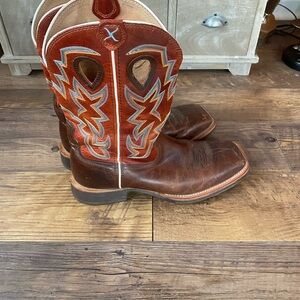 Twisted X Cowboy Weatern Boots square toed 10